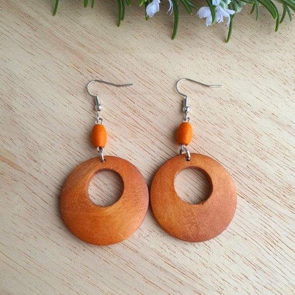 Casual Hook Earrings - Picture 1 of 4